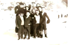 23 School children From the back: Teacher Mr. Cheater, Julie Lockyer, Albert Lockyer, Earl Lockyer, Hubert Hamilton, Winnie Warren, Lester Lockyer, Gertrude Lockyer, Clara Lockyer, Eric Lockyer, Lewis Lockyer, George Lockyer, and Malcolm Lockyer. Credit: Maude Lockyer-Hollett